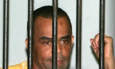 O traficante Luiz Fernando da Costa, o Fernandinho Beira-Mar, na carceragem do Tribunal de Justiça do Rio de Janeiro, em foto de 2008 (FÁBIO MOTTA/ESTADÃO CONTEÚDO/AE)