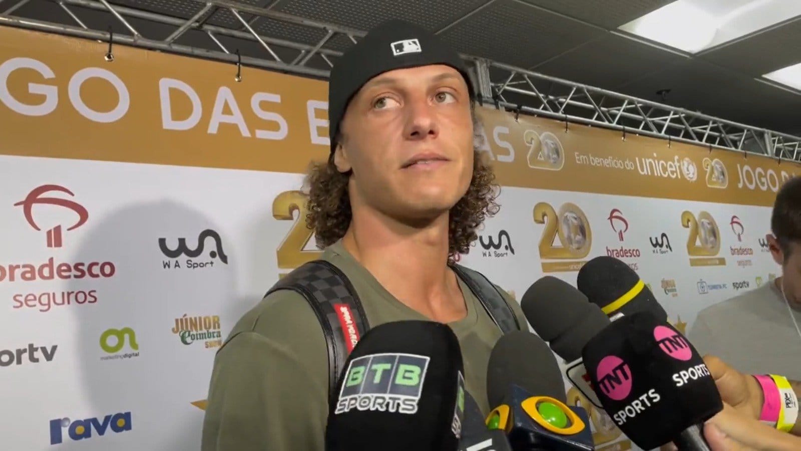 David Luiz critica diretoria do Flamengo e diz ter descoberto saída pelas redes