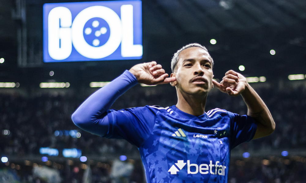 matheus_pereira_cruzeiro-e1718320387323 Matheus Pereira comemora gol do Cruzeiro • Foto: Gustavo Aleixo/ Cruzeiro