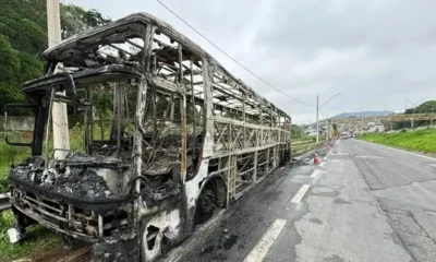 Integrantes da Mancha atearam fogo contra ônibus da Máfia Azul • Rafael Oliva/Itatiaia