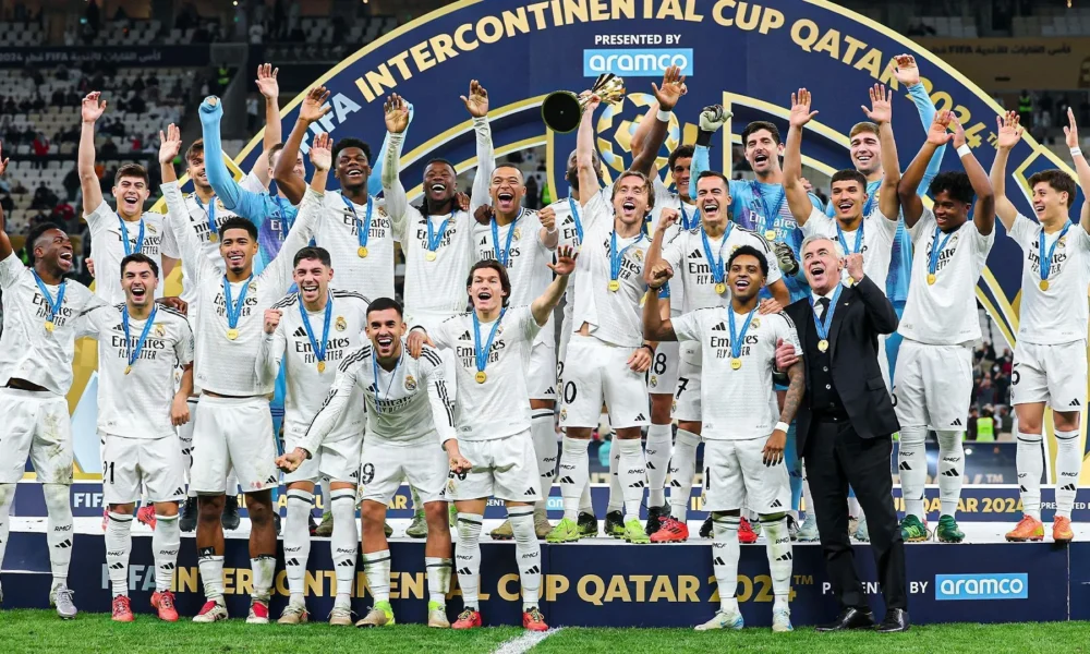 real_madrid_campeao_intercontinental-e1734552722296 Real Madrid conquista a Copa Intercontinental • Foto: Divulgação/ Real Madrid