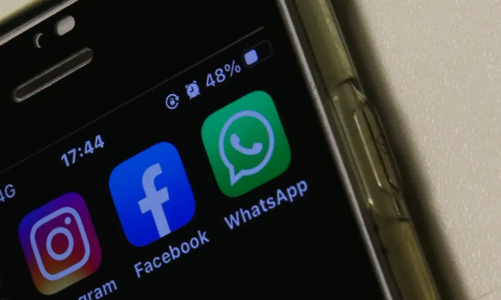 Logos do Instagram, Facebook e WhatsApp • Marcello Casal Jr./Agência Brasil