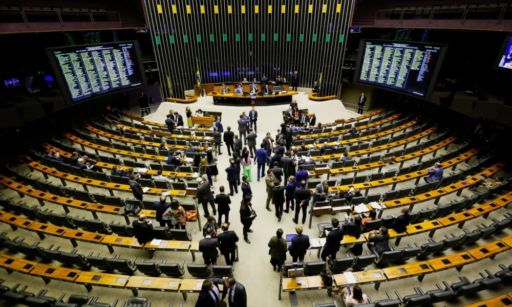 tagreuters.com2024binary_LYNXMPEK7B0O0-FILEDIMAGE Plenário da Câmara dos Deputados • Reuters/Adriano Machado