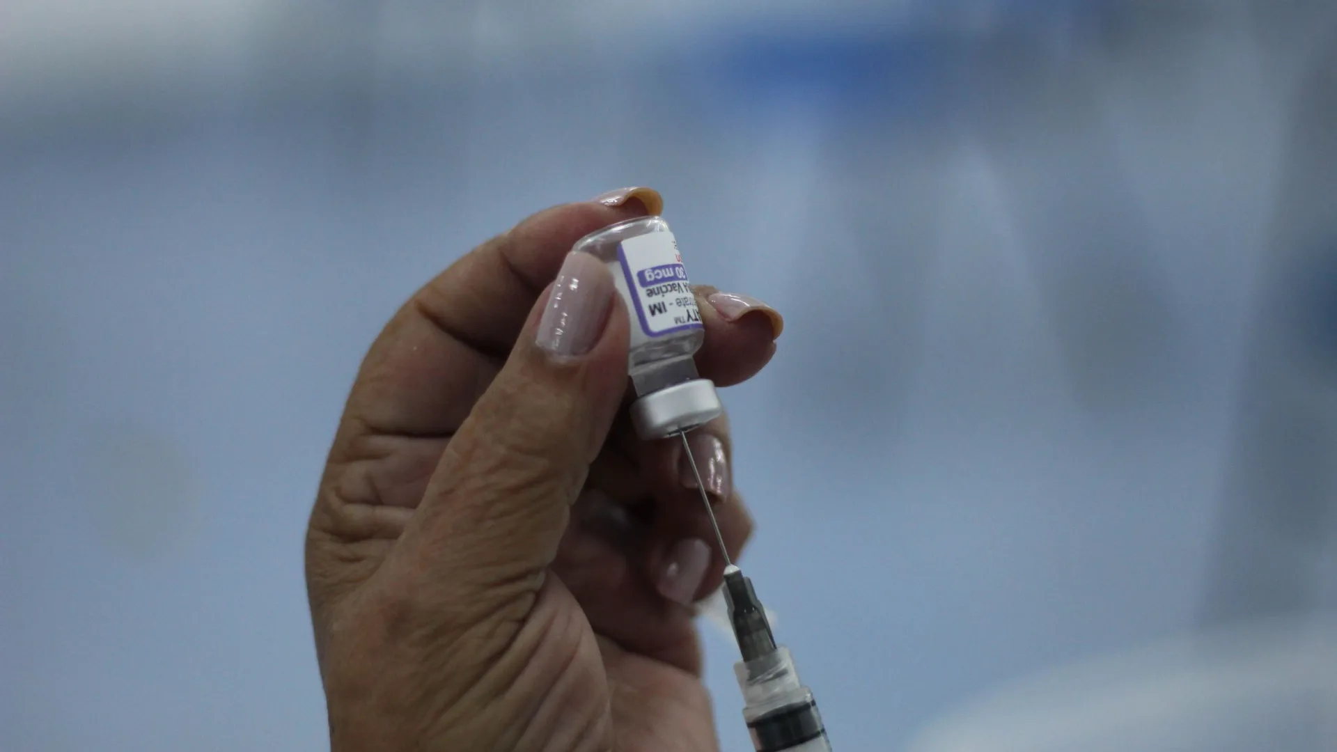 Justiça condena pais que não vacinaram os filhos contra Covid em até R$ 8,4 mil