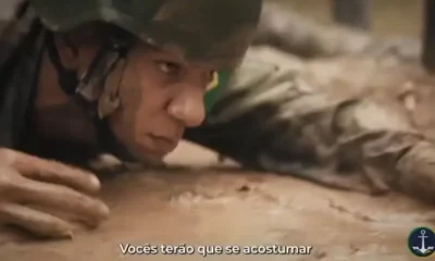 Vídeo da Marinha mostra militar parecido com o ministro da Fazenda, Fernando Haddad (Foto: Reprodução)