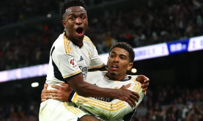 Vini Jr e Bellingham comemoram gol do Real Madrid • Florencia Tan Jun/Getty Images
