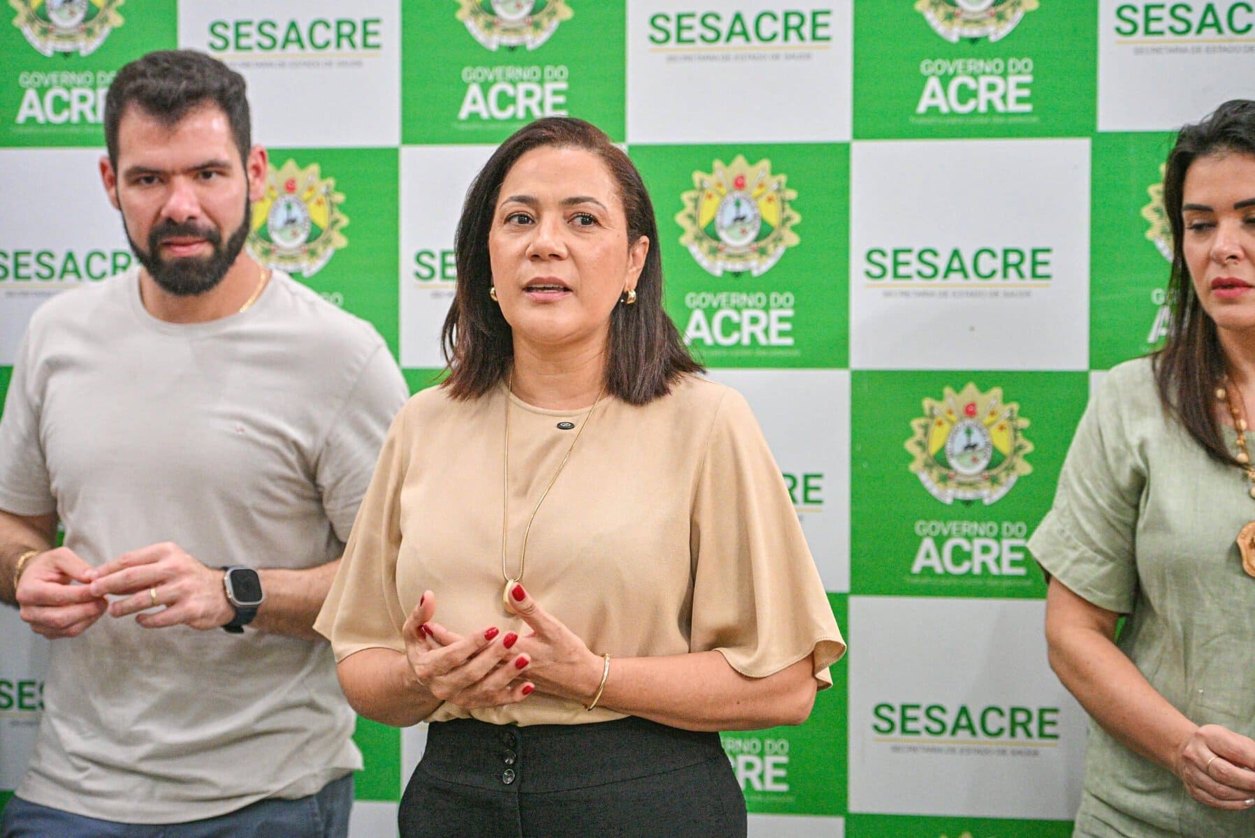 Mailza Assis reforça compromissos na saúde durante visita à Sesacre