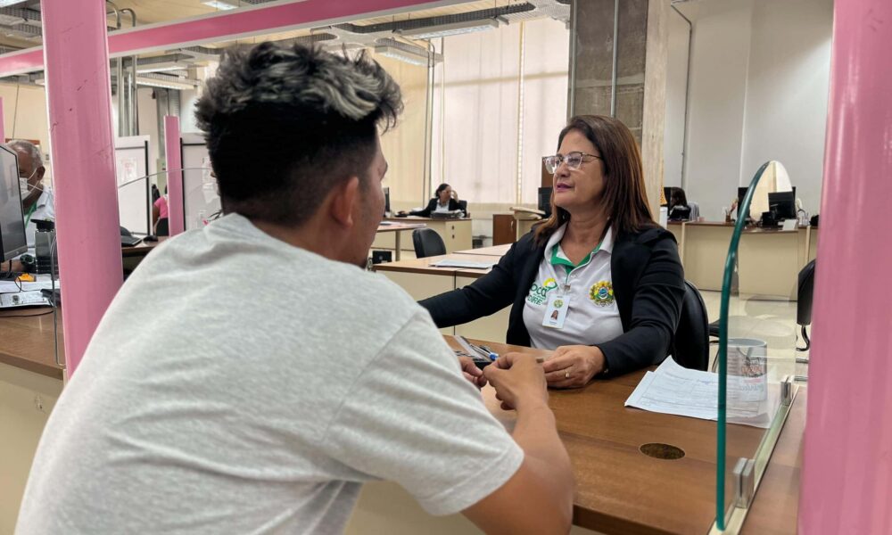 O serviço de validação de documentos escolares está disponível nas unidades presenciais da OCA. Foto: Ana Luiza Pedroza/OCA