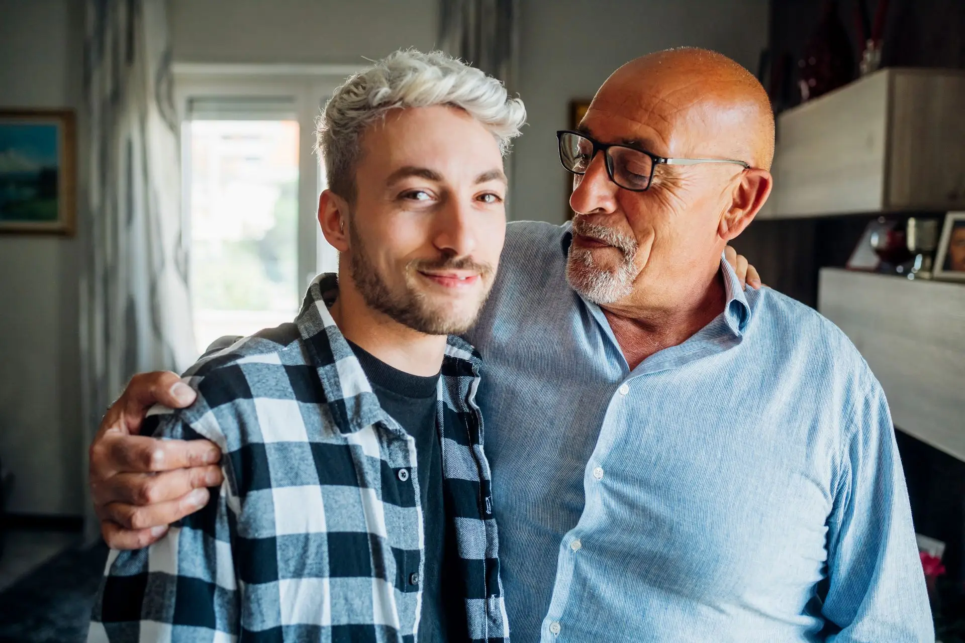 A Geração Z é mais rica que os pais, paga mais caro para viver e tem mais dívidas
