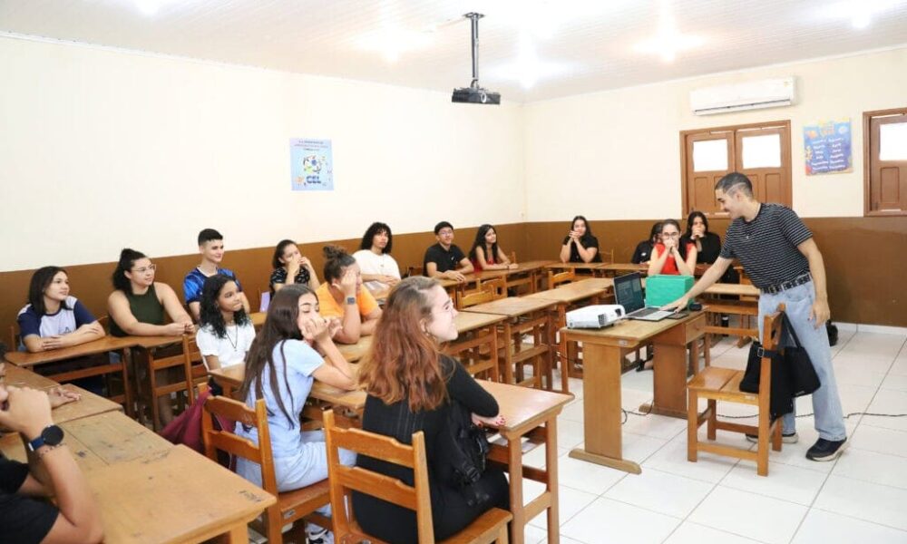 Rematrículas dos alunos do CEL se iniciam nesta quinta-feira,  9. Foto: Mardilson Gomes/Arquivo SEE
