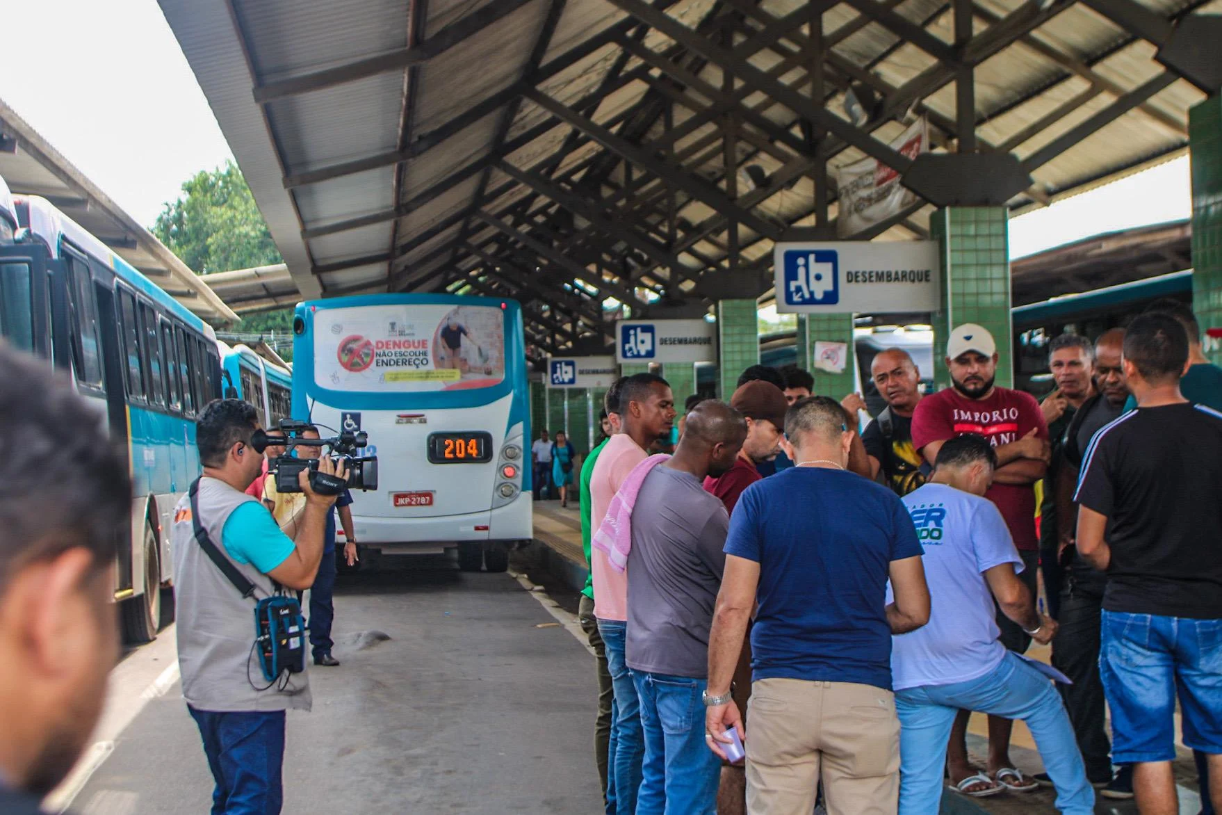 Usuários sofrem prejuízos com falhas no transporte público da capital: “nós pagamos a conta”