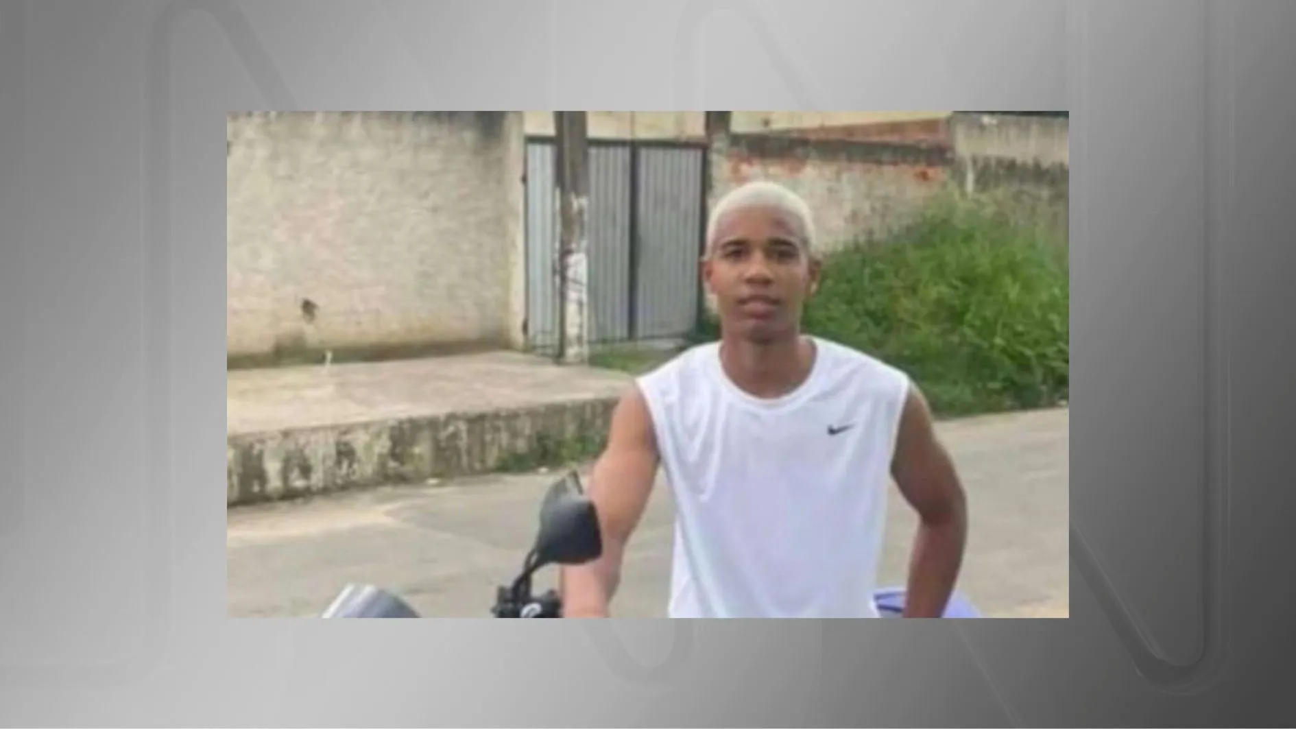 Jogador de futebol é baleado após pisar no pé de traficante em baile de Réveillon no RJ