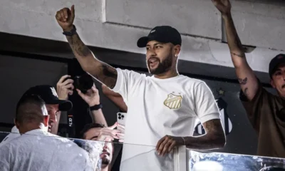 Neymar-Santos-e1737321138322 Neymar durante jogo do Santos na Vila Belmiro • Raul Baretta/ Santos FC