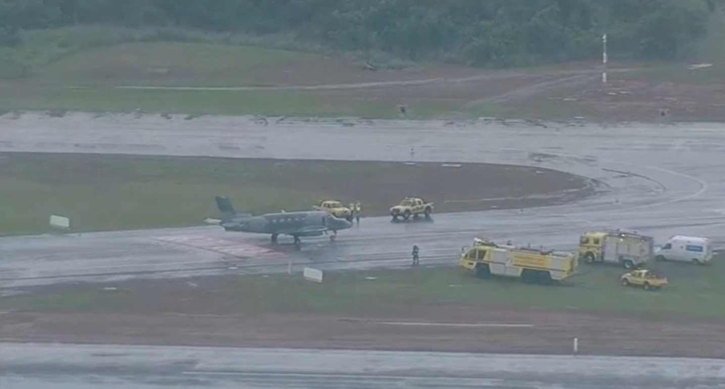 VÍDEO: avião da Força Aérea Brasileira faz pouso de emergência no Aeroporto de Brasília