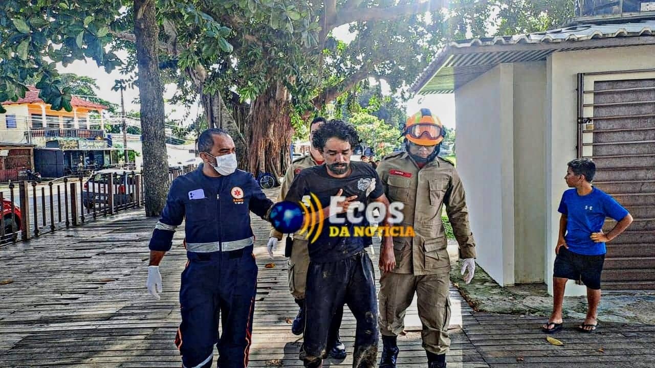 Homem é salvo por banhistas em jet-ski enquanto se afogava no Rio Acre