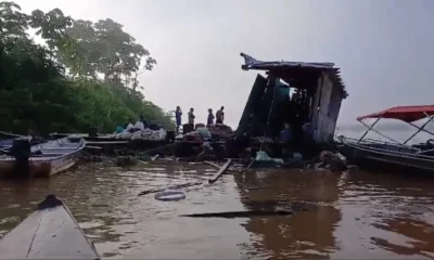 WhatsApp-Image-2025-01-17-at-14.14.39 A casa ficou destruída após uma balsa que transportava soja passar por cima • Divulgação/Comunicação do Município de Manicoré