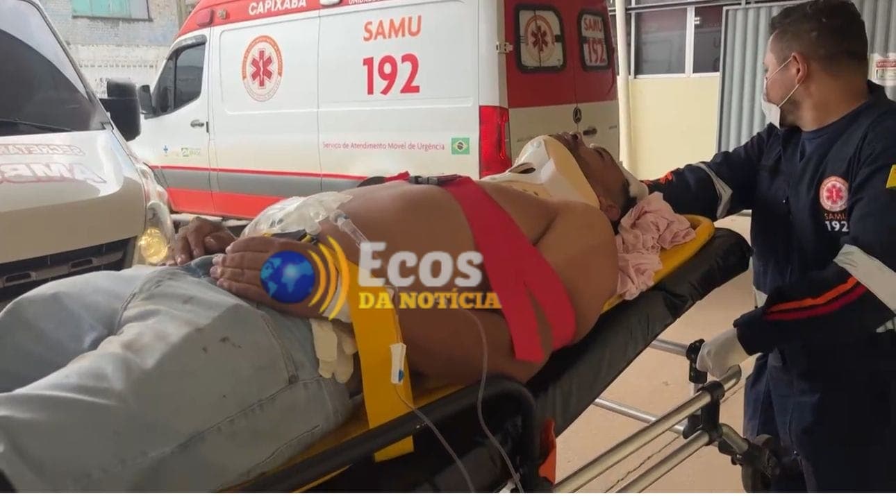 Taxista capota veículo após pneu estourar na BR-364, no Acre