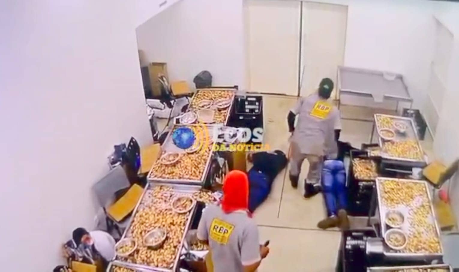 Funcionários são rendidos e roubados por homens armados em indústria de castanhas em Rio Branco