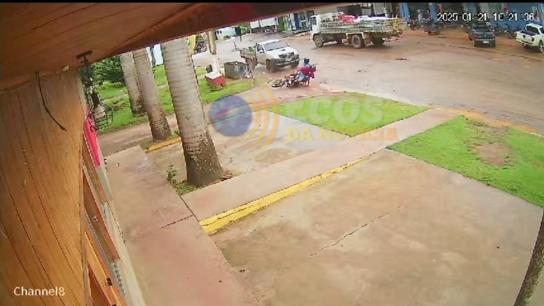 Em Brasiléia, menores em moto sem habilitação sofrem acidente ao tentar fugir da polícia; veja vídeo