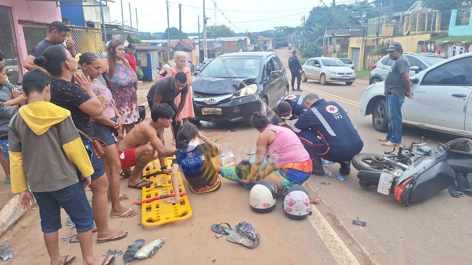 Buracos em avenidas de Brasiléia causam três acidentes em 48 horas