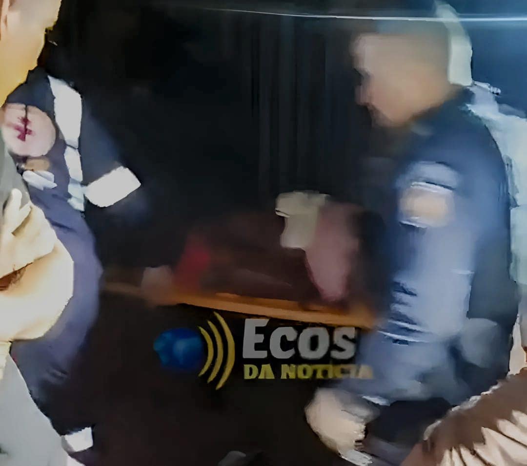 Homem é encontrado com faca cravada no abdômen dentro de casa no Acre