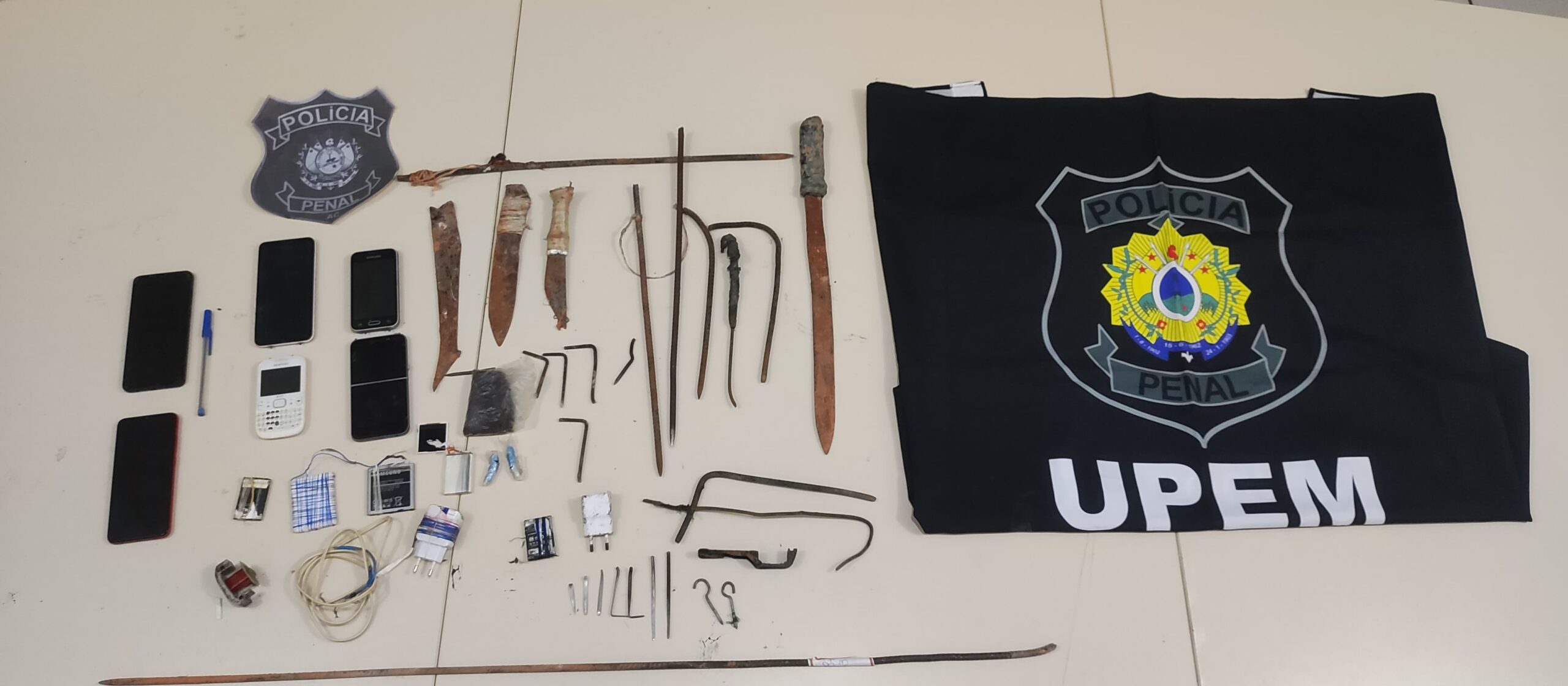 Revista em presídio de Sena Madureira apreende celulares e armas artesanais