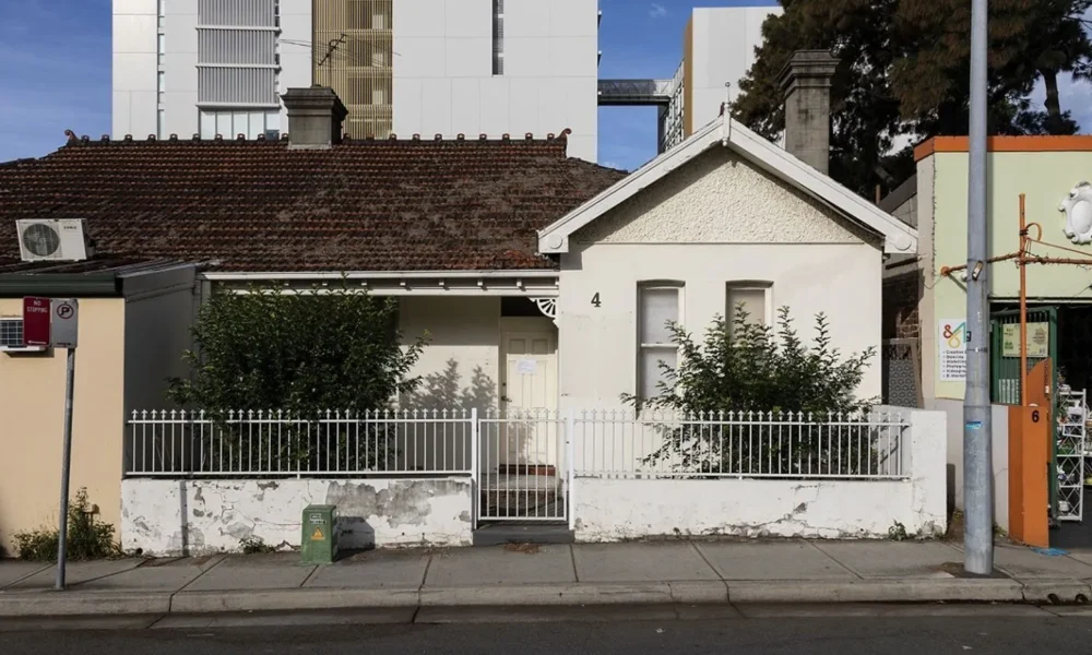 acdc-house-e1736359108924 Casa onde AC/DC foi fundada ficava no subúrbio de Burwood, em Sidney, na Austrália • Andrew Worssam/Conselho de Burwood