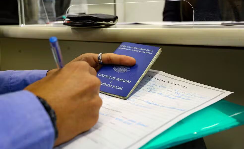 agencia-trabalhador7 Carteira de trabalho — Foto: Gilson Abreu/AEN