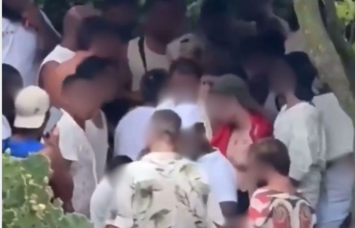 Reconhecimento facial tenta identificar envolvidos em orgia no Arpoador, RJ