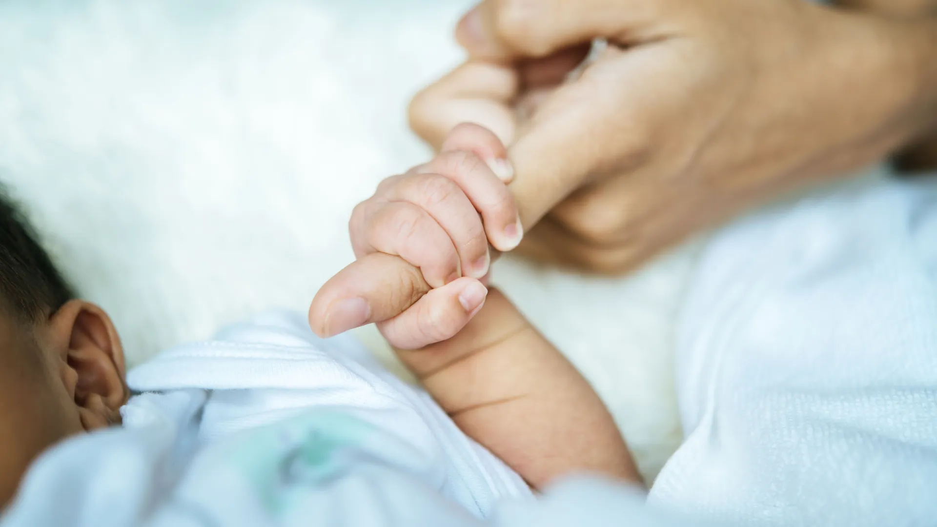 Senado pode votar neste ano aumento das licenças maternidade e paternidade