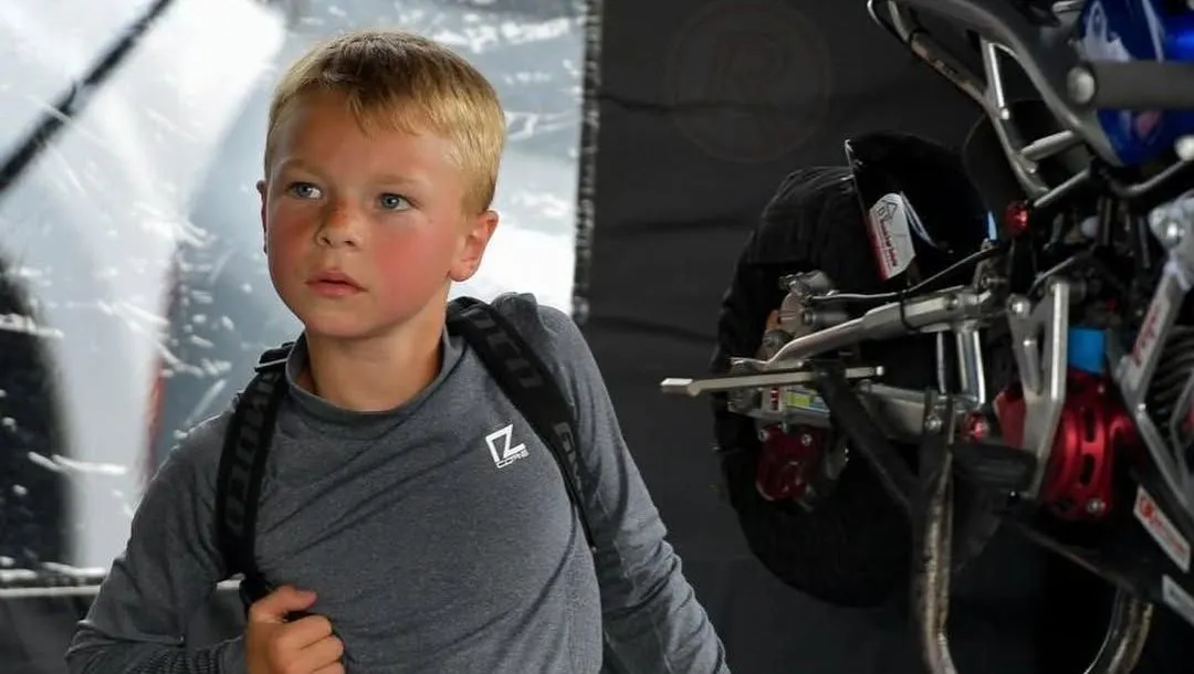 Piloto holandês de 7 anos morre após sofrer grave acidente de motocicleta em treino