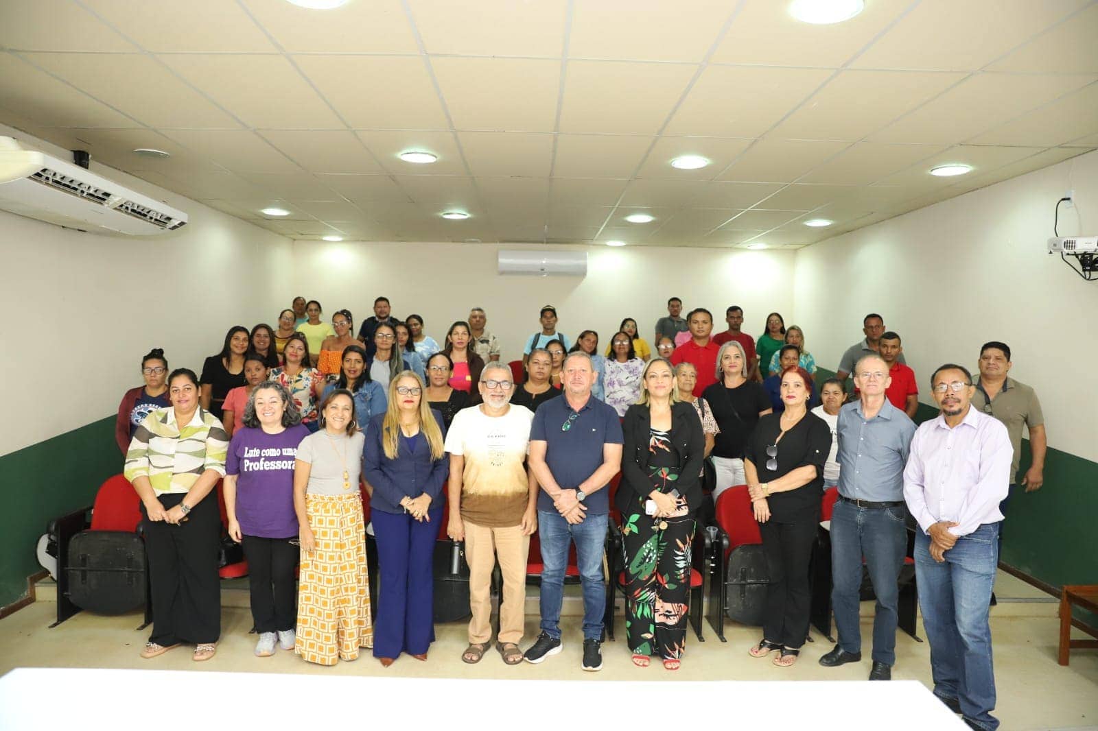 Em parceria com Ufac e Semes, Educação lança programa Escola da Terra no estado