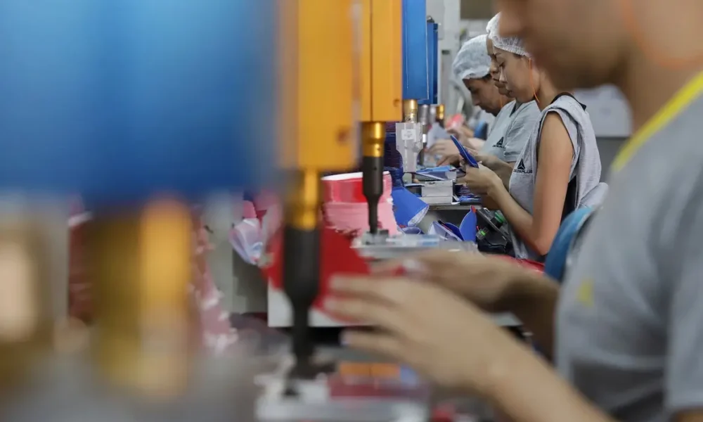 Funcionários de fábrica em Socorro, São Paulo 03/03/2020 REUTERS/Rahel Patrasso