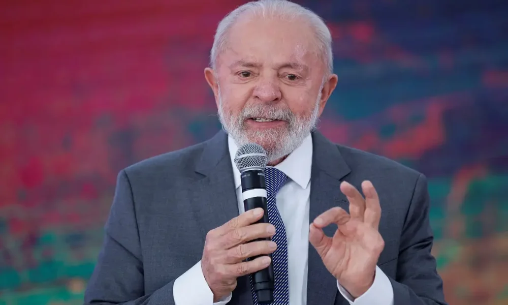 2025-01-20T125311Z_1_LYNXNPEL0J0HW_RTROPTP_4_BRASIL-LULA-CIRUGIA