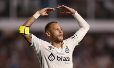 Futebol - Campeonato Paulista - Santos x Botafogo SP - Estádio Vila Belmiro, Santos, Brasil - 5 de fevereiro de 2025 Neymar do Santos reage durante a partida REUTERS/Carla Carniel