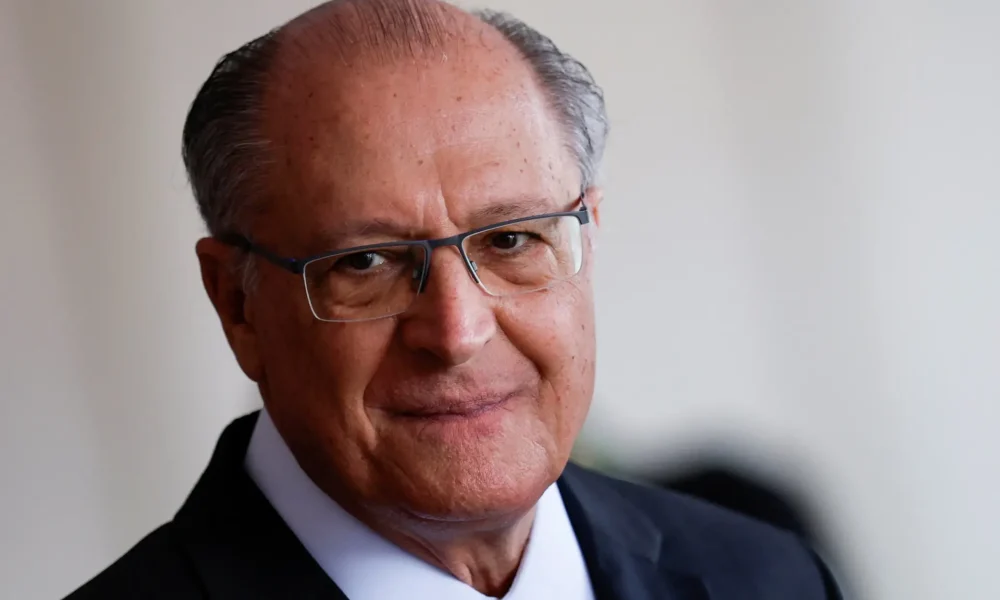 2025-02-12T162032Z_1_LYNXMPEL1B0QS_RTROPTP_4_BRAZIL-SLOVAKIA Vice-presidente e ministro da Indústria e Comércio, Geraldo Alckmin 10/12/2024 REUTERS/Adriano Machado