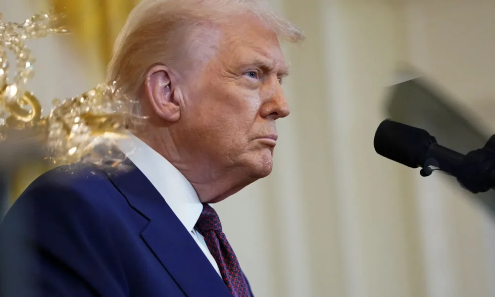 2025-02-14T001305Z_1_LYNXMPEL1D00B_RTROPTP_4_USA-INDIA Presidente dos Estados Unidos, Donald Trump13/02/2025REUTERS/Nathan Howard • REUTERS