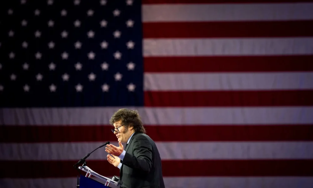 Javier Milei, presidente da Argentina, discursa durante a Conferência de Ação Política Conservadora (CPAC) em Maryland em 24 de fevereiro de 2024.