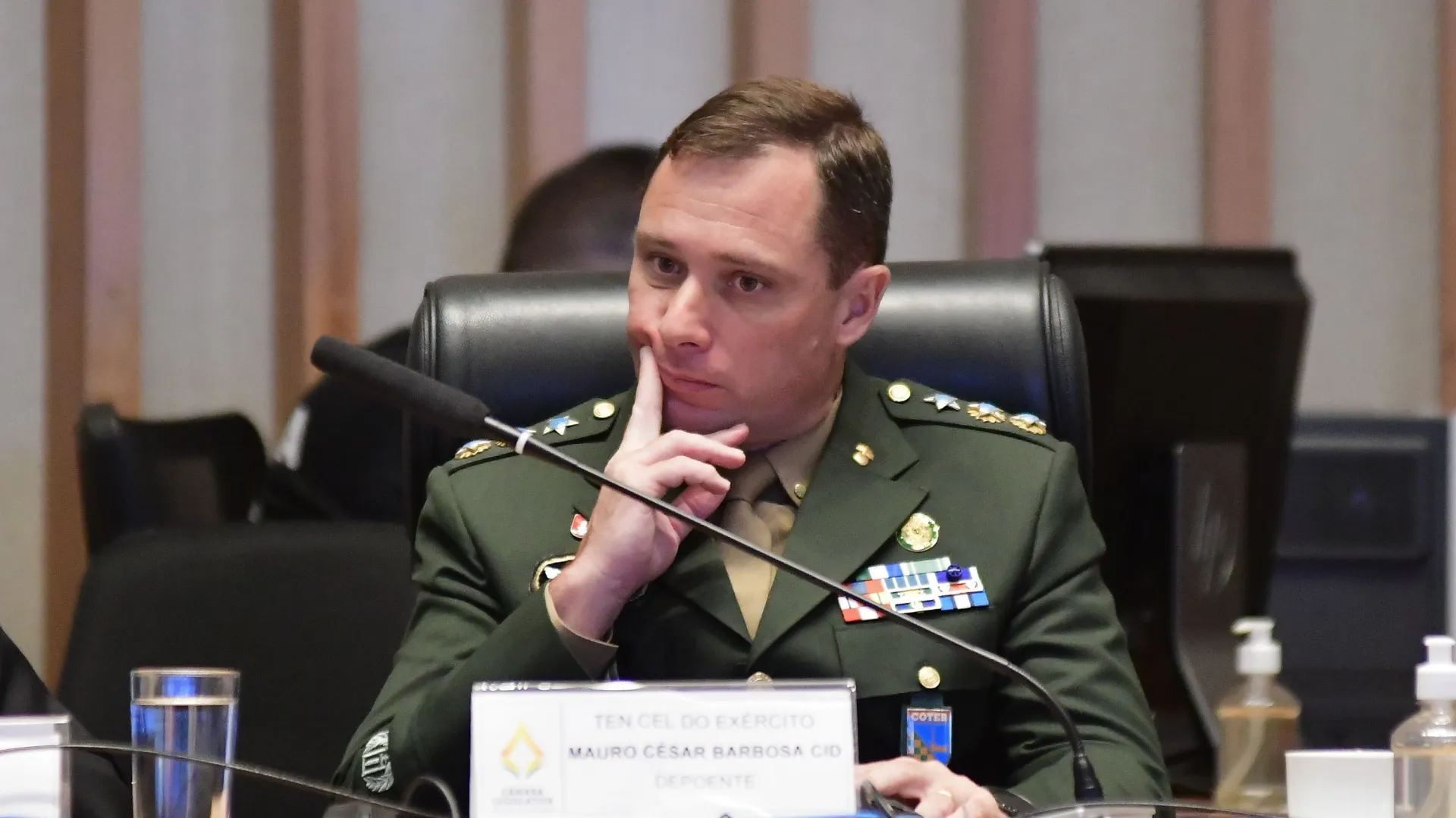 Perdão judicial e proteção à família: o que Mauro Cid pediu no acordo de delação