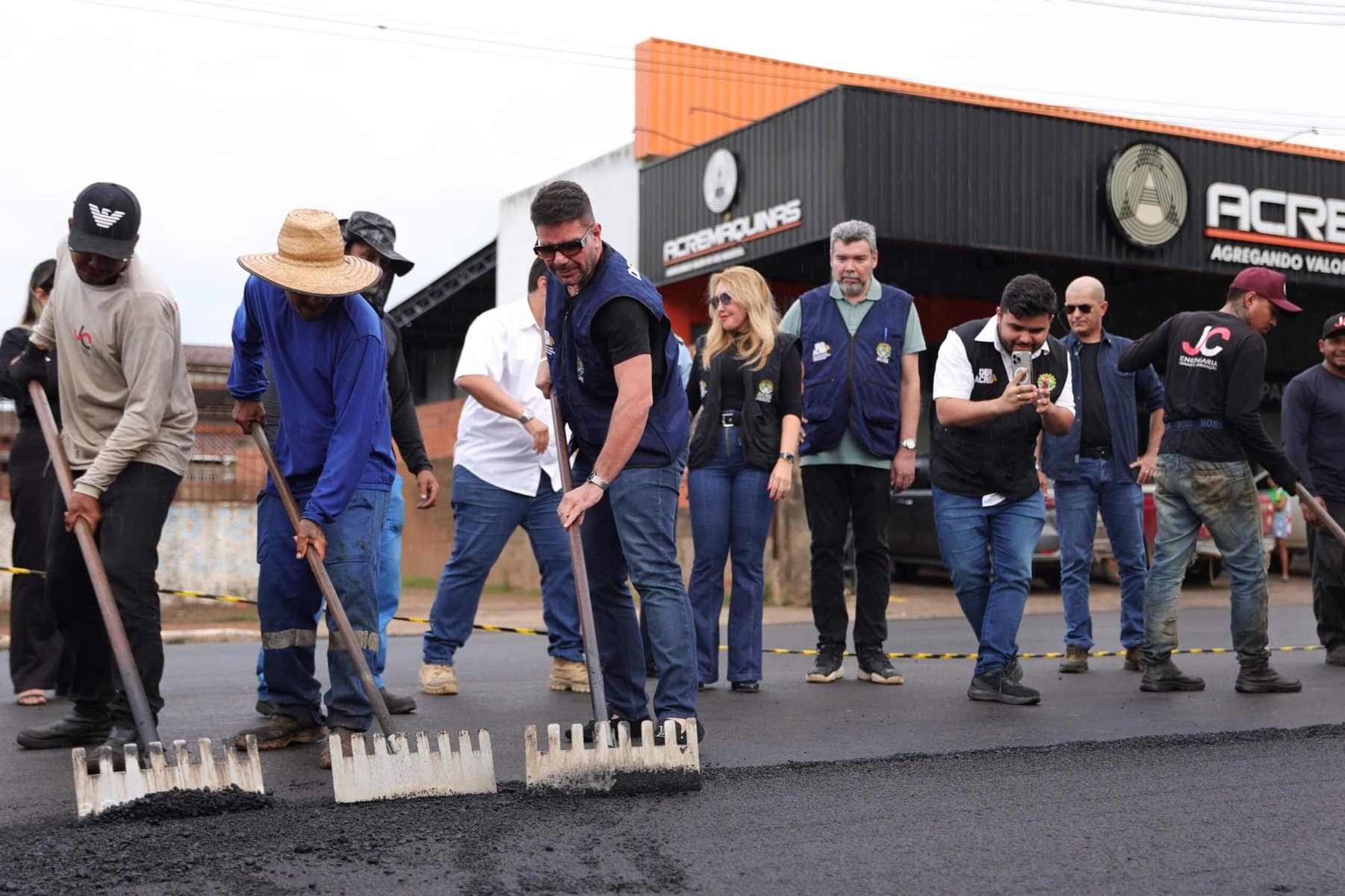 Governador Gladson Cameli visita obras na Avenida Antônio da Rocha Viana e destaca investimentos de R$ 4 milhões