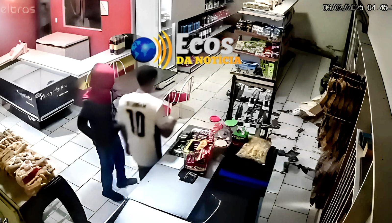 Câmeras de segurança registram assalto a panificadora no interior do Acre