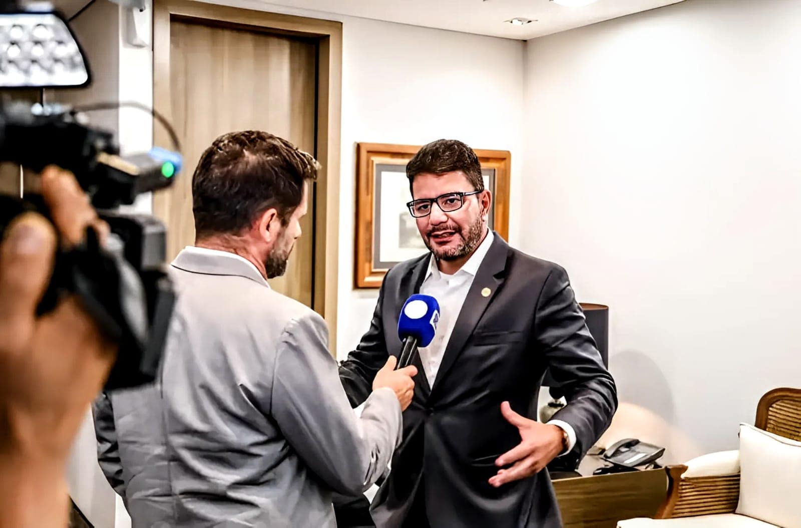 Gladson Cameli mobiliza imprensa nacional para divulgar o Acre