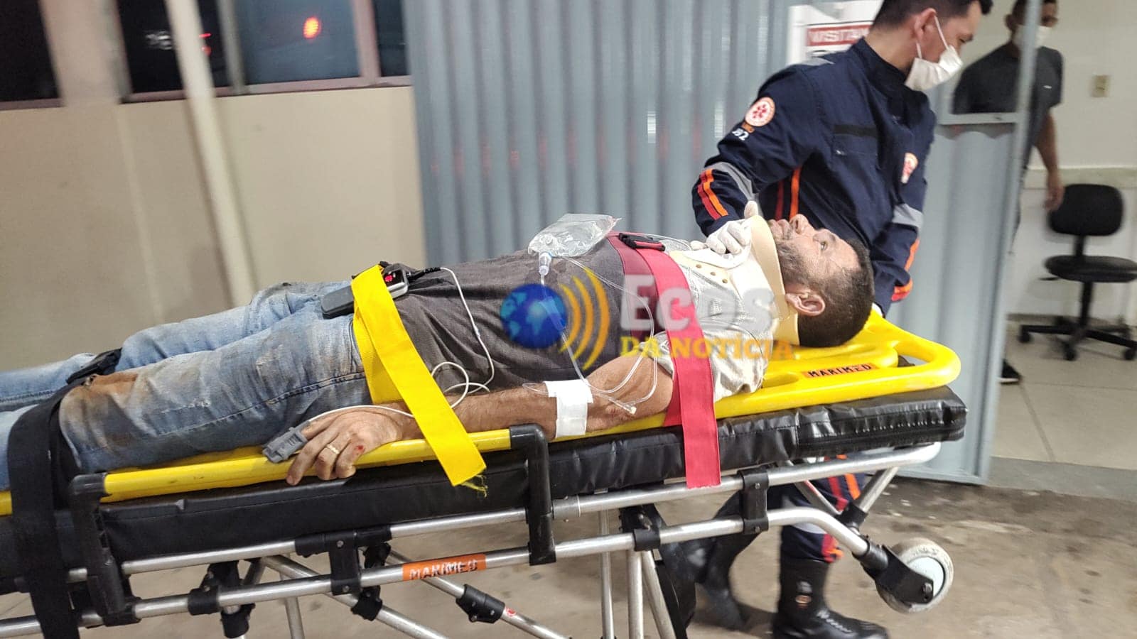 Acidente entre bicicleta motorizada e motocicleta deixa homem ferido