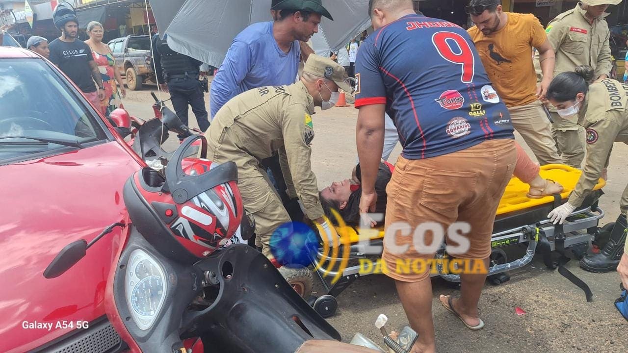 Acidente entre carro e duas motos deixa feridos em Brasiléia