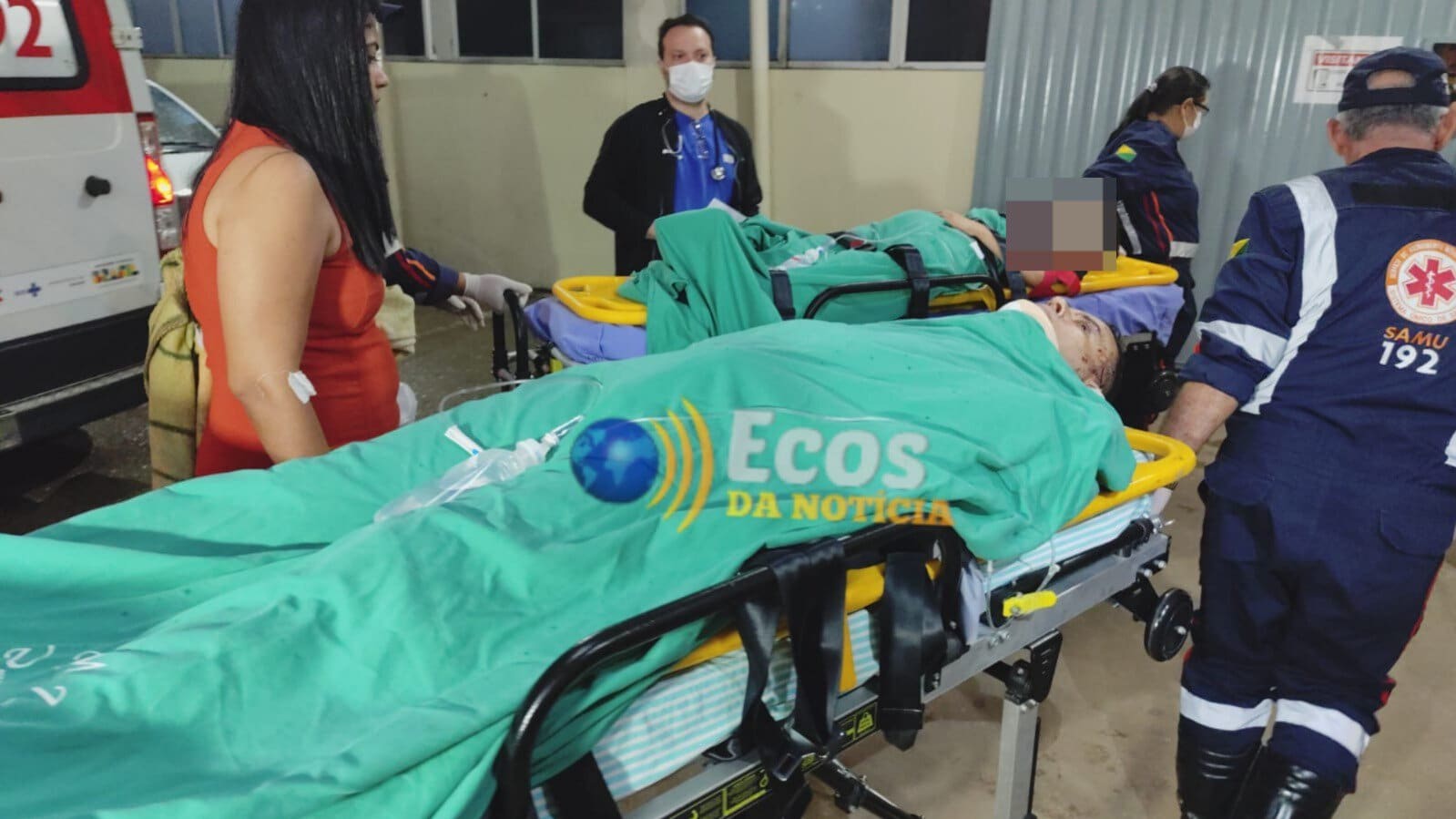 Colisão entre 2 veículos deixa 7 feridos e carro capotado na rodovia AC-475