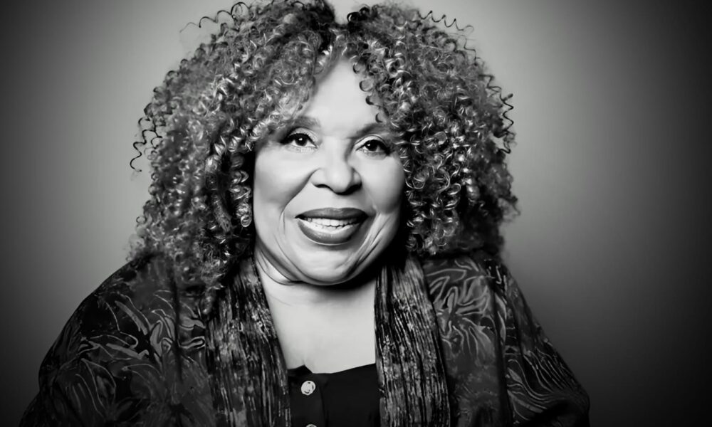 WhatsApp Image 2025-02-24 at 14.27.05 (1) Roberta Flack posa para foto em 2018 — Foto: Matt Licari/Invision/AP