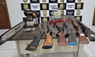 Polícia Civil apreende seis armas de fogo e um motosserra durante operação na zona rural de Sena Madureira. Foto: cedida.