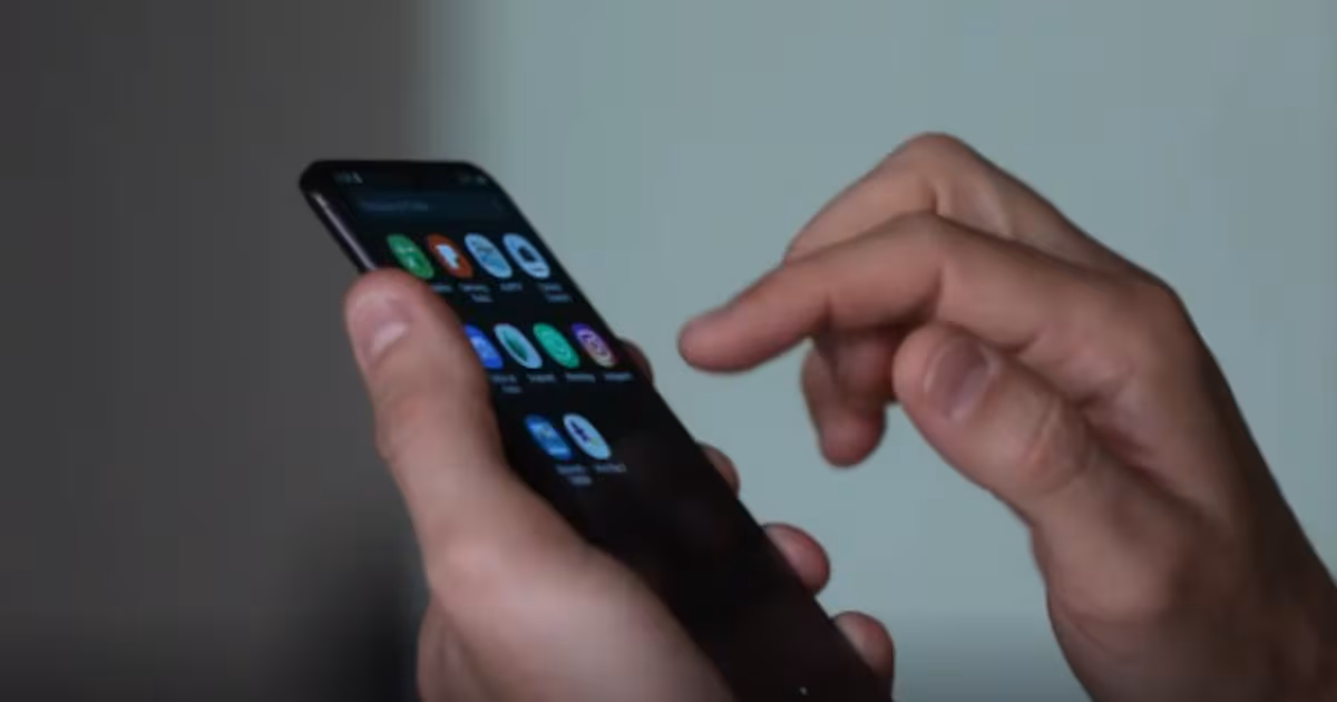 Professor é agredido por alunos após impedir uso de celular na sala no Distrito Federal