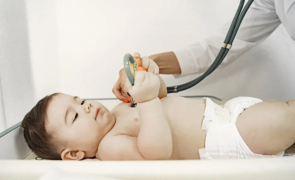 A mortalidade em decorrência de bronquiolite é maior em bebês com 2 anos ou menos. — Foto: Reprodução/Pexels