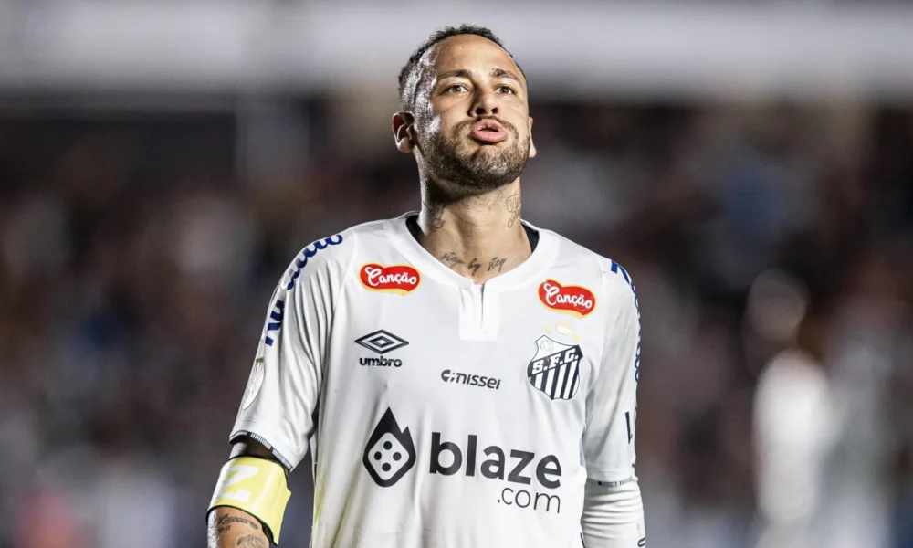 Neymar durante reestreia pelo Santos • Reprodução/X/Santos